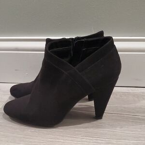 Apt. 9 Sleek Black Faux Suede Size 10 Ankle Booties